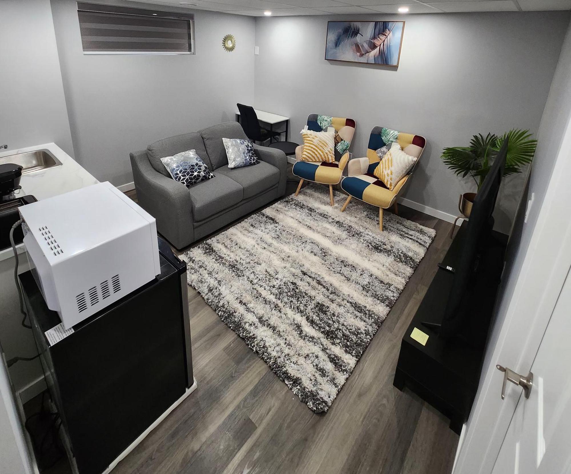 Entire Basement Suite With Private Entrance Winnipeg Buitenkant foto