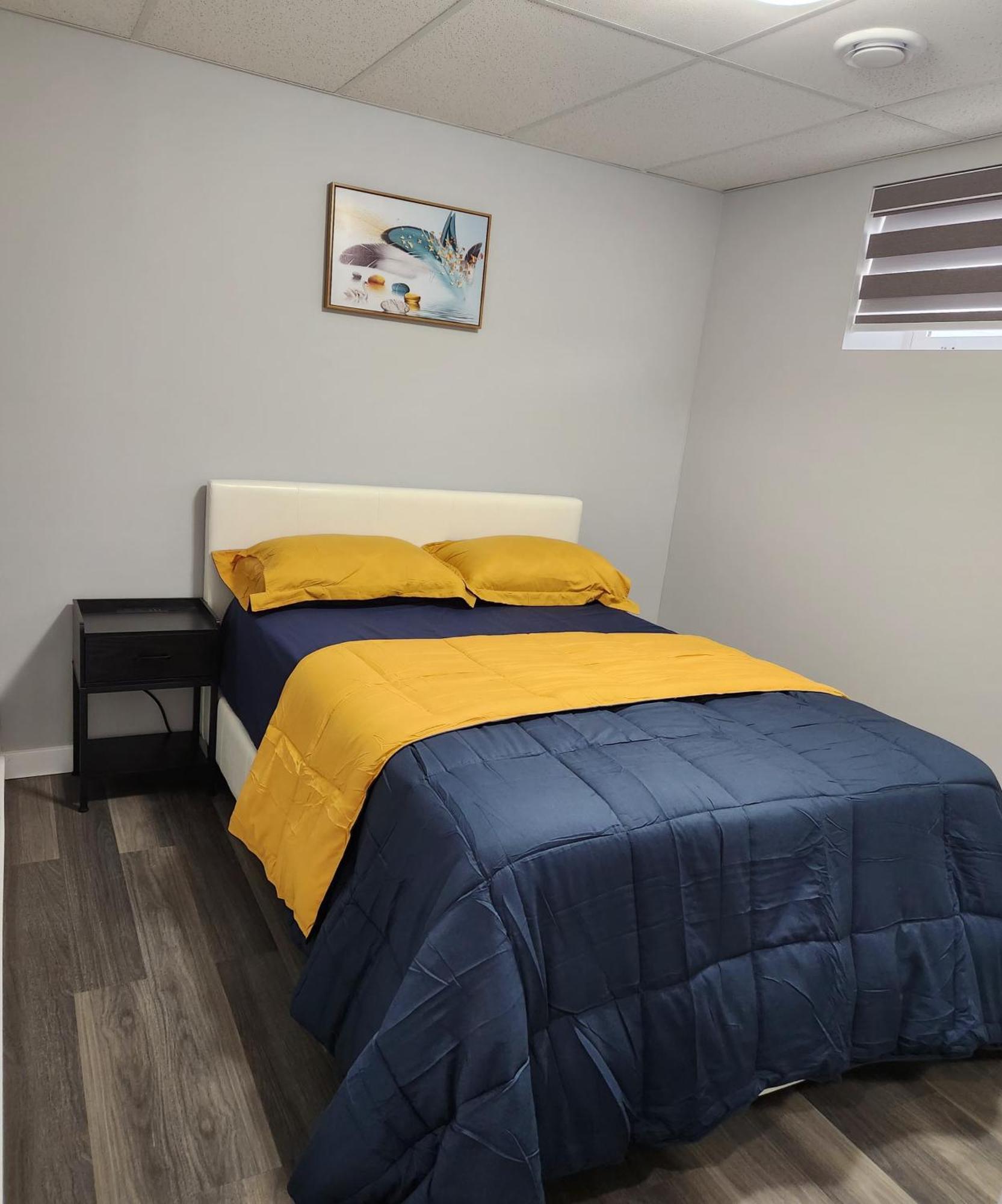 Entire Basement Suite With Private Entrance Winnipeg Buitenkant foto