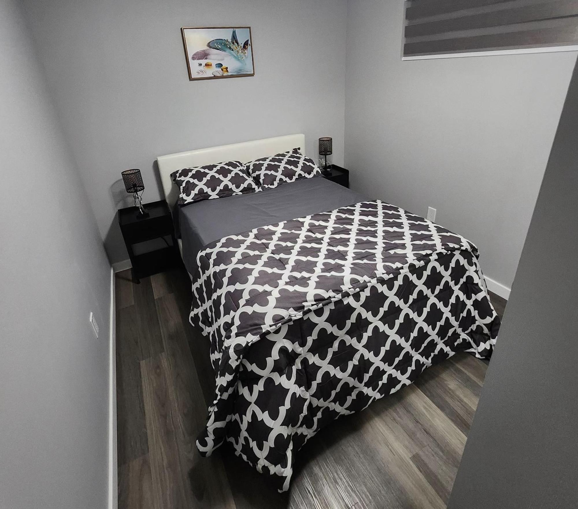 Entire Basement Suite With Private Entrance Winnipeg Buitenkant foto